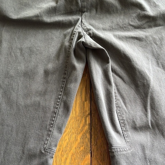 Liz Claiborne Hepburn Gray Pants size 12 - Picture 9 of 13